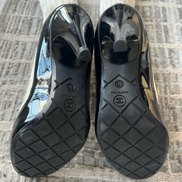 100% Authentic Chanel Black Patent Leather and Knit Fabric Sock Pumps 36 - Picture 11 of 11